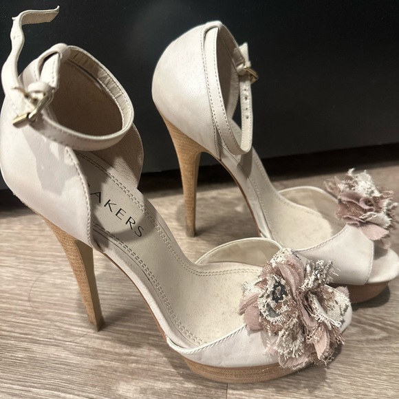 Slightly used Bakers Heels. - Picture 1 of 2